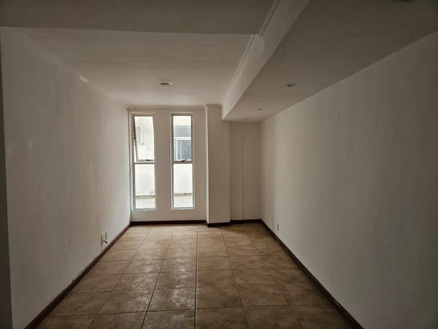 Apartamento 1 quarto e 1 banheiro, à venda, no bairro Bingen em Petrópolis