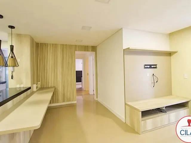 Apartamento 3 quartos e 2 banheiros, para alugar, no bairro Mercês em Curitiba