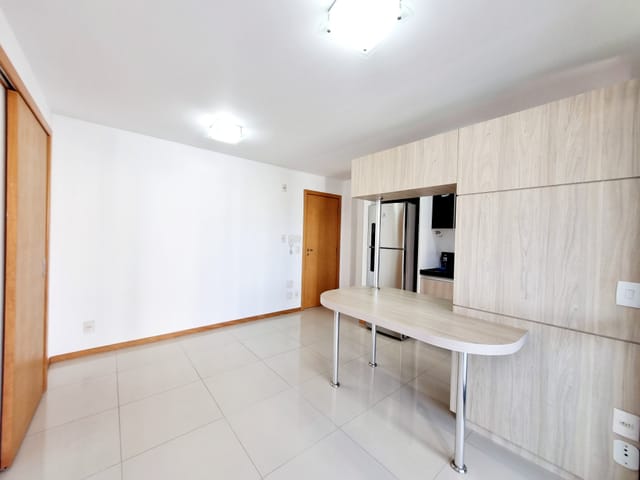 Apartamento com 74m² 1 quarto e 1 banheiro, à venda, no bairro Centro em Londrina