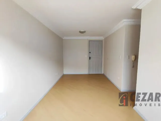 Apartamento 2 quartos e 1 banheiro, para alugar, no bairro Portão em Curitiba