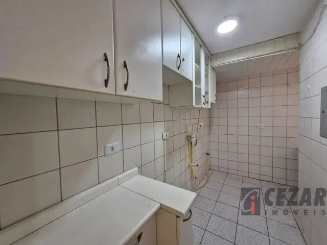Apartamento 2 quartos e 1 banheiro, para alugar, no bairro Portão em Curitiba