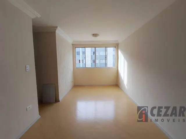 Apartamento 2 quartos e 1 banheiro, para alugar, no bairro Portão em Curitiba