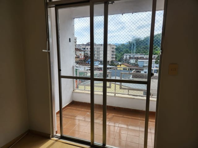 Apartamento 2 quartos e 1 banheiro, à venda, no bairro Bingen em Petrópolis