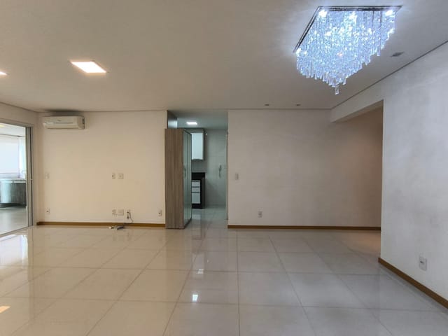 Apartamento 3 quartos e 4 banheiros, à venda, no bairro Centro em Londrina