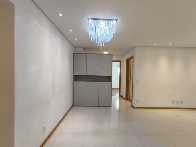 Apartamento 3 quartos e 4 banheiros, à venda, no bairro Centro em Londrina