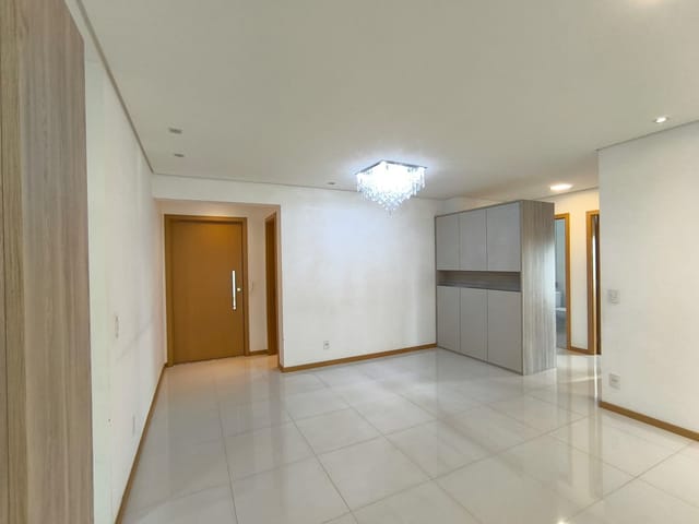 Apartamento 3 quartos e 4 banheiros, à venda, no bairro Centro em Londrina