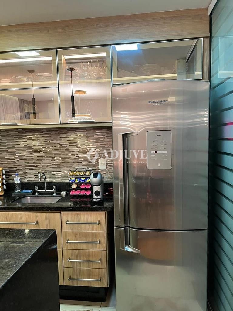 Apartamento à venda com 3 quartos, 138m² - Foto 3