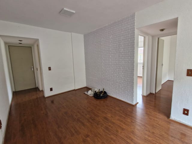 Apartamento 2 quartos e 1 banheiro, para alugar, no bairro Bingen em Petrópolis