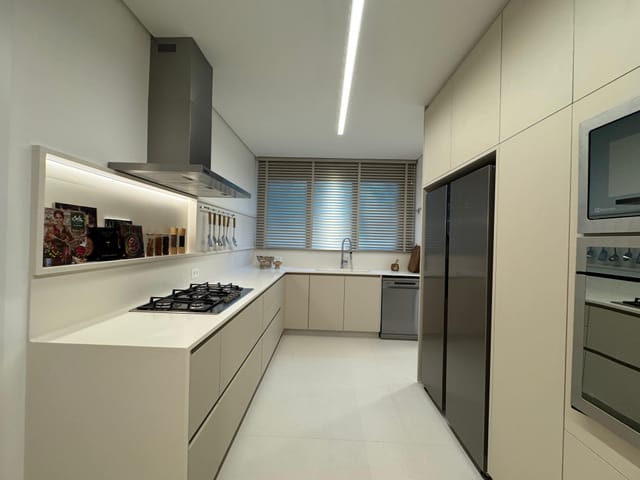 Apartamento com 383m² 3 quartos e 5 banheiros, à venda, no bairro Gleba Palhano em Londrina