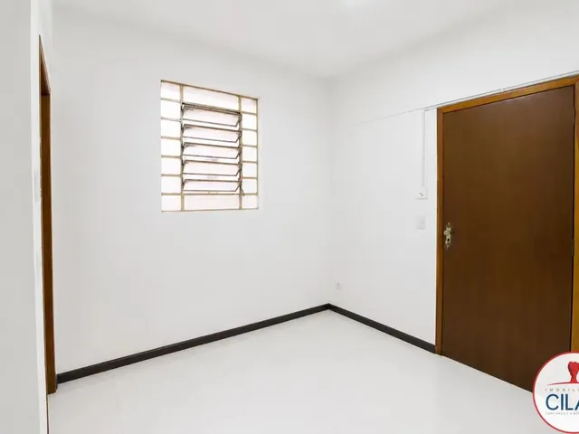 Apartamento 1 quarto e 1 banheiro, para alugar, no bairro Centro em Curitiba