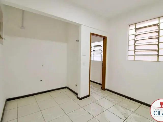 Apartamento 1 quarto e 1 banheiro, para alugar, no bairro Centro em Curitiba
