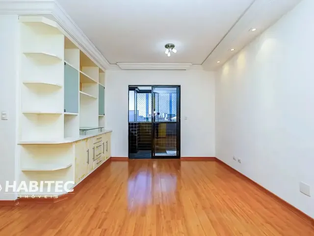 Apartamento 2 quartos e 2 banheiros, para alugar, no bairro Cabral em Curitiba