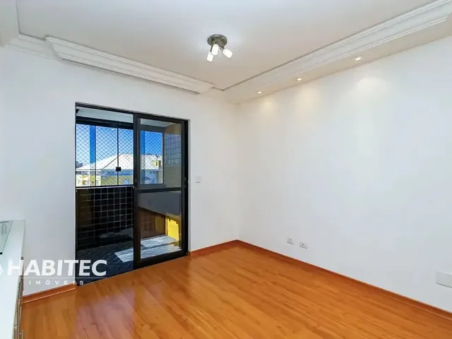 Apartamento 2 quartos e 2 banheiros, para alugar, no bairro Cabral em Curitiba