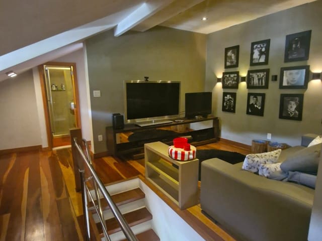 Apartamento 3 quartos e 2 banheiros, à venda, no bairro Bingen em Petrópolis