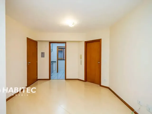 Apartamento 1 quarto e 1 banheiro, para alugar, no bairro Bigorrilho em Curitiba