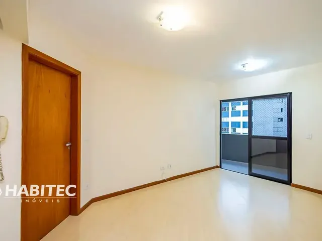 Apartamento 1 quarto e 1 banheiro, para alugar, no bairro Bigorrilho em Curitiba
