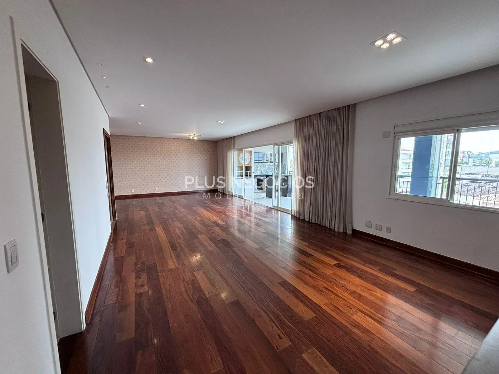 Apartamento, 3 quartos, 247 m² - Foto 1
