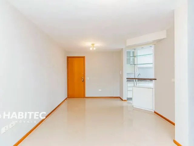 Apartamento 2 quartos e 2 banheiros, para alugar, no bairro Vila Izabel em Curitiba