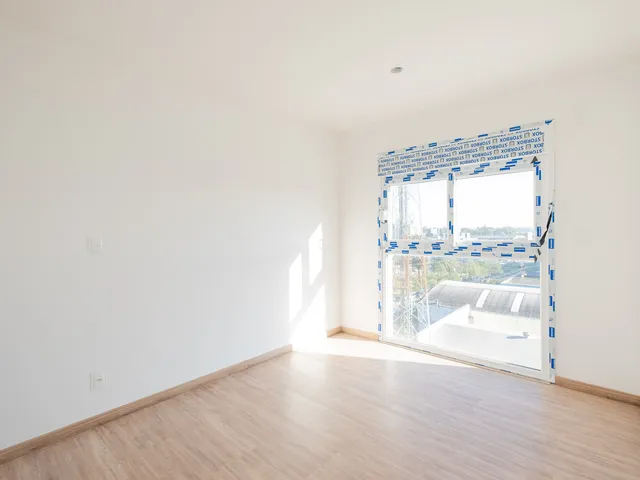 Apartamento 3 quartos e 2 banheiros, à venda ou para alugar, no bairro Três Vendas em Pelotas