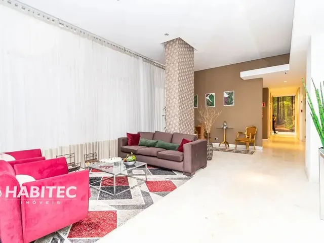 Apartamento 2 quartos e 2 banheiros, para alugar, no bairro Centro em Curitiba