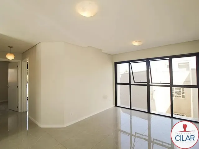 Apartamento 2 quartos e 1 banheiro, para alugar, no bairro Juvevê em Curitiba