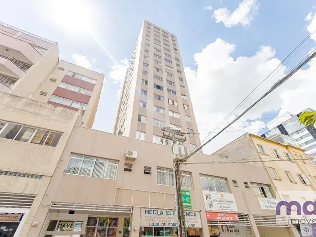 Apartamento com 40m² 1 quarto e 1 banheiro, para alugar, no bairro Centro em Curitiba
