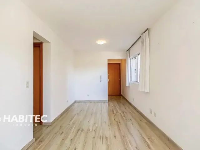 Apartamento 2 quartos e 2 banheiros, para alugar, no bairro Água Verde em Curitiba