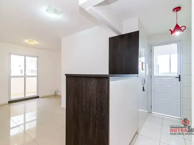 Apartamento 3 quartos e 2 banheiros, para alugar, no bairro XAXIM em Curitiba