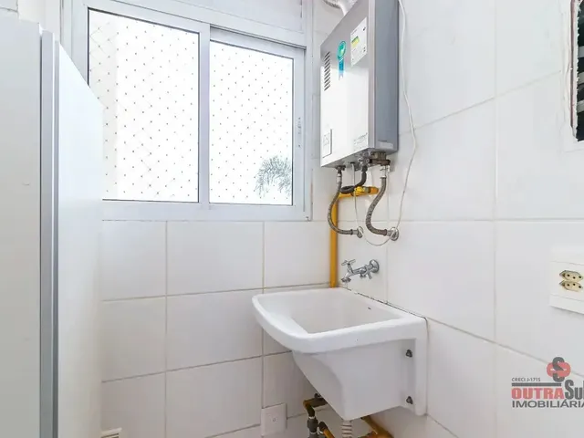 Apartamento 3 quartos e 2 banheiros, para alugar, no bairro XAXIM em Curitiba