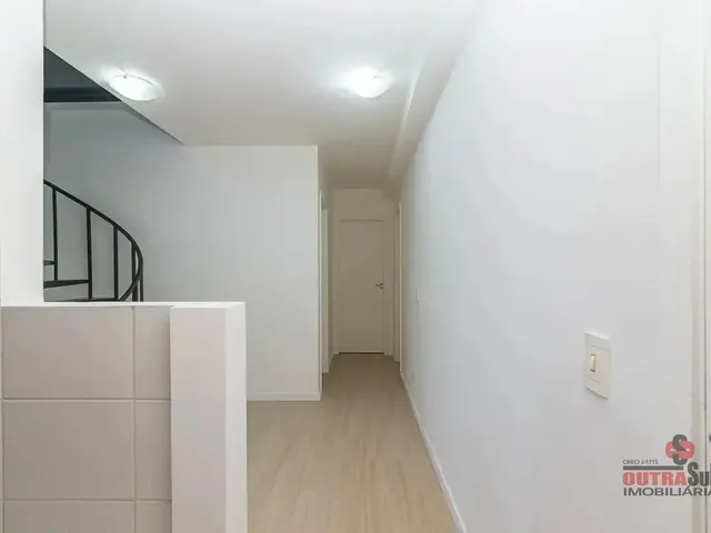 Apartamento 2 quartos e 2 banheiros, para alugar, no bairro Xaxim em Curitiba