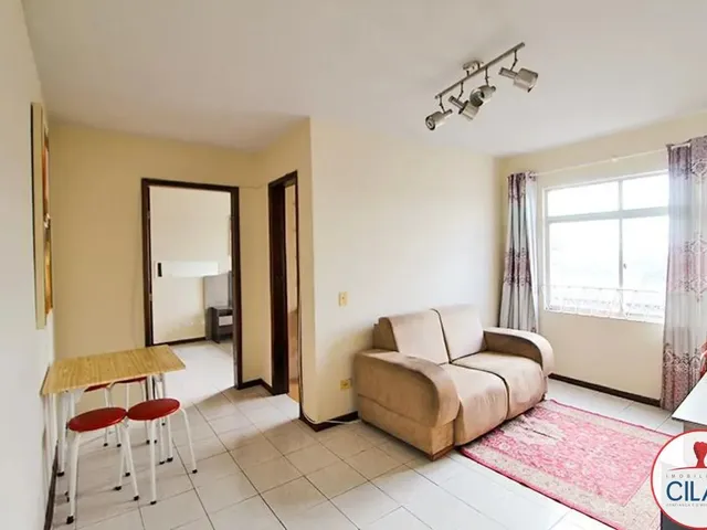 Apartamento 1 quarto e 1 banheiro, para alugar, no bairro Centro em Curitiba