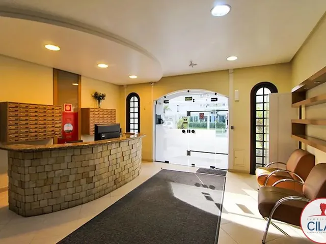 Apartamento 1 quarto e 1 banheiro, para alugar, no bairro Centro em Curitiba