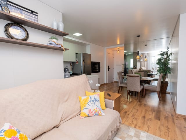 Apartamento 2 quartos e 2 banheiros, à venda, no bairro Três Vendas em Pelotas