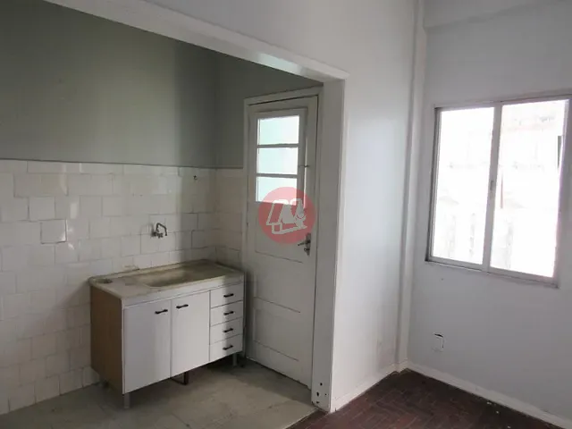 Apartamento 2 quartos e 1 banheiro, para alugar, no bairro Floresta em Porto Alegre