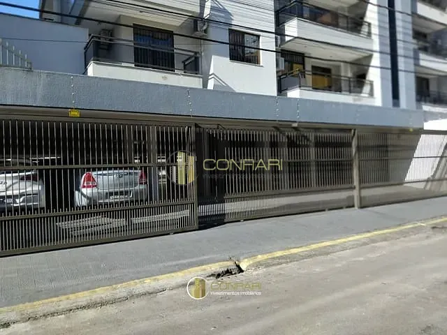 Apartamento com 132m² 3 quartos e 2 banheiros, à venda, no bairro Meia Praia em Itapema