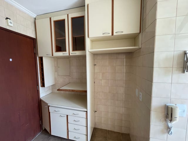 Apartamento 3 quartos e 1 banheiro, para alugar, no bairro Cláudia em Londrina