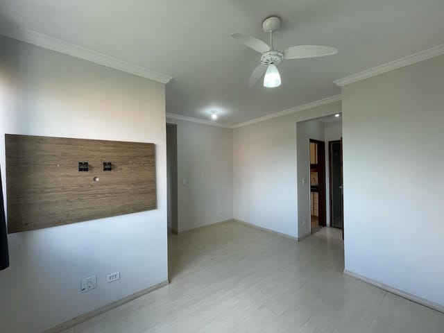 Apartamento 3 quartos e 1 banheiro, para alugar, no bairro Cláudia em Londrina