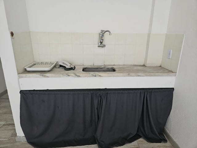 Apartamento 1 quarto e 1 banheiro, para alugar, no bairro Centro em Petrópolis