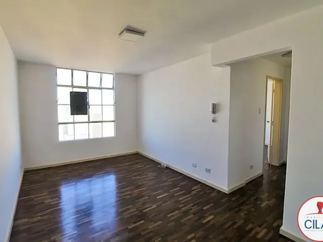Apartamento 1 quarto e 1 banheiro, para alugar, no bairro Centro em Curitiba