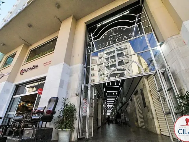 Apartamento 1 quarto e 1 banheiro, para alugar, no bairro Centro em Curitiba