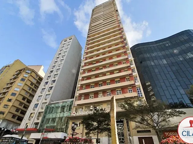 Apartamento 1 quarto e 1 banheiro, para alugar, no bairro Centro em Curitiba