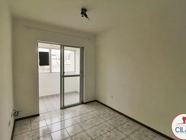 Apartamento 1 quarto e 1 banheiro, para alugar, no bairro Centro em Curitiba