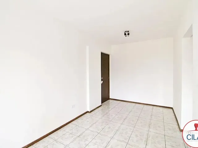 Apartamento 1 quarto e 1 banheiro, para alugar, no bairro Centro em Curitiba