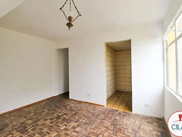 Apartamento 2 quartos e 1 banheiro, para alugar, no bairro Barreirinha em Curitiba