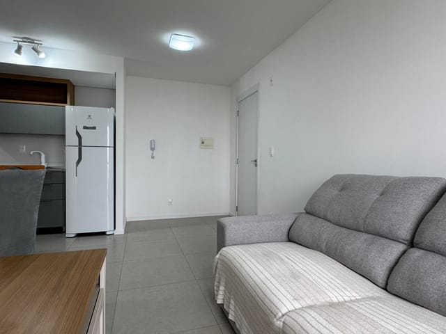 Apartamento com 62m² 2 quartos e 1 banheiro, para alugar, no bairro Centro em Pelotas