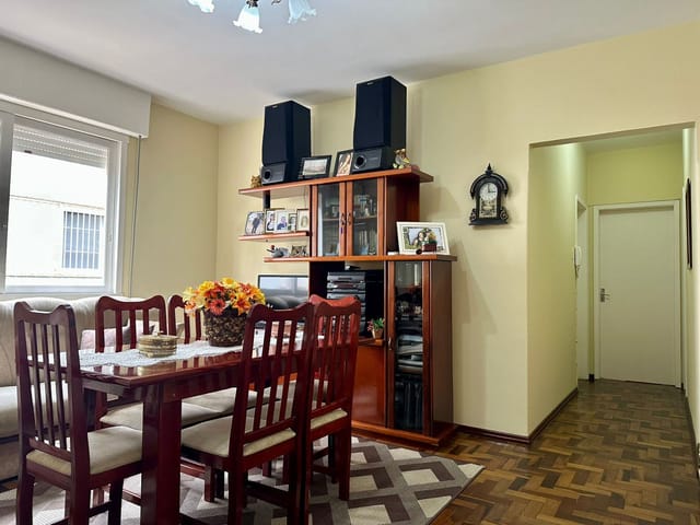 Apartamento 2 quartos e 2 banheiros, à venda, no bairro Centro em Pelotas