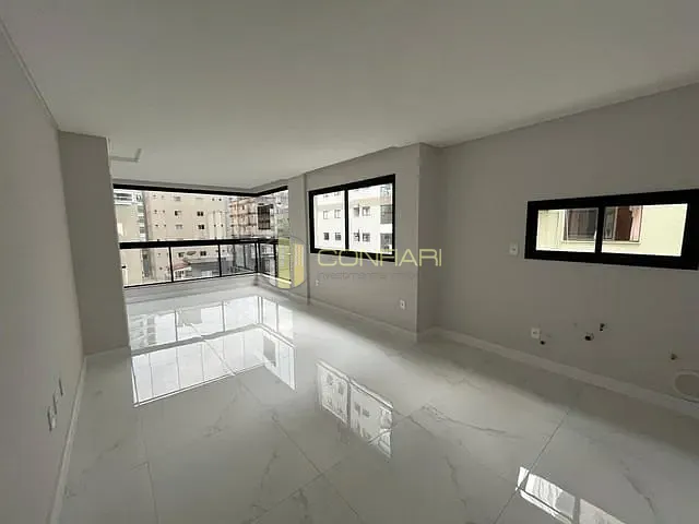 Apartamento com 126m² 3 quartos e 2 banheiros, à venda, no bairro Meia Praia em Itapema