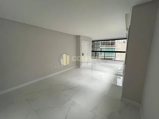 Apartamento com 126m² 3 quartos e 2 banheiros, à venda, no bairro Meia Praia em Itapema