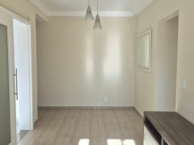 Foto do Apartamento - Apartamento semimobiliado para locação no Centro, próximo ao Colégio Sepam, Ponta Grossa, PR | Adquira Imóveis