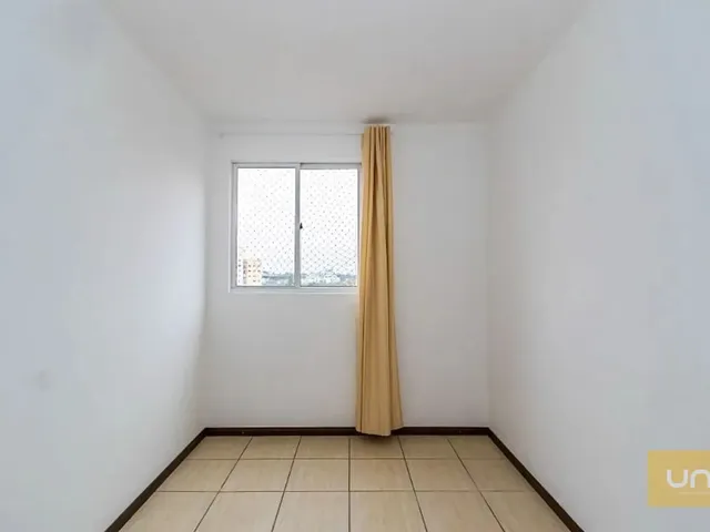 Apartamento 3 quartos e 1 banheiro, para alugar, no bairro Uberaba em Curitiba